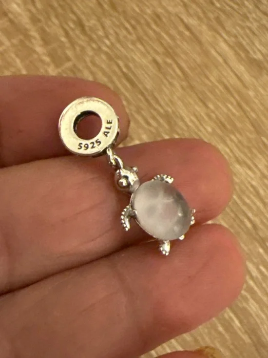 Unknown Brand Silver Turtle Charm with Frosted White Stone - Picture 3 of 3